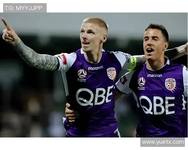 墨胜利与柏斯光荣的激烈对决展现足球魅力与团队精神的巅峰较量